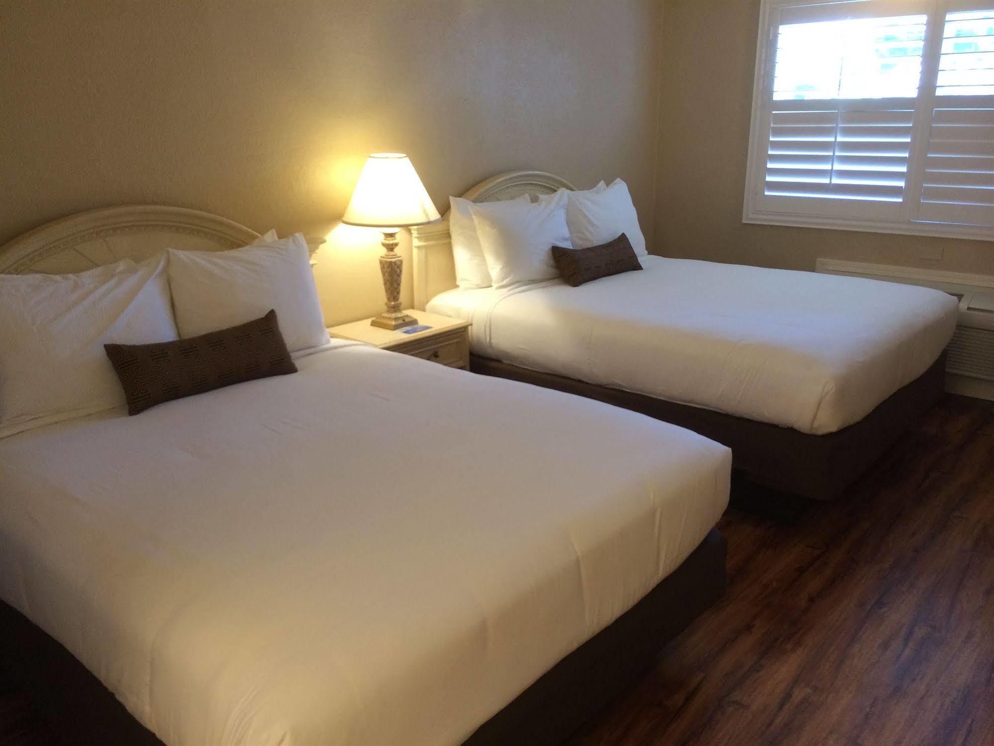 Pacific Inn Monterey Bagian luar foto
